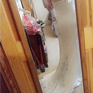 Stunning wedding gown